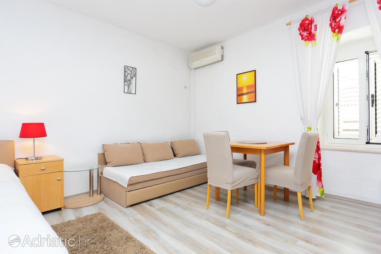 Apartment Andela