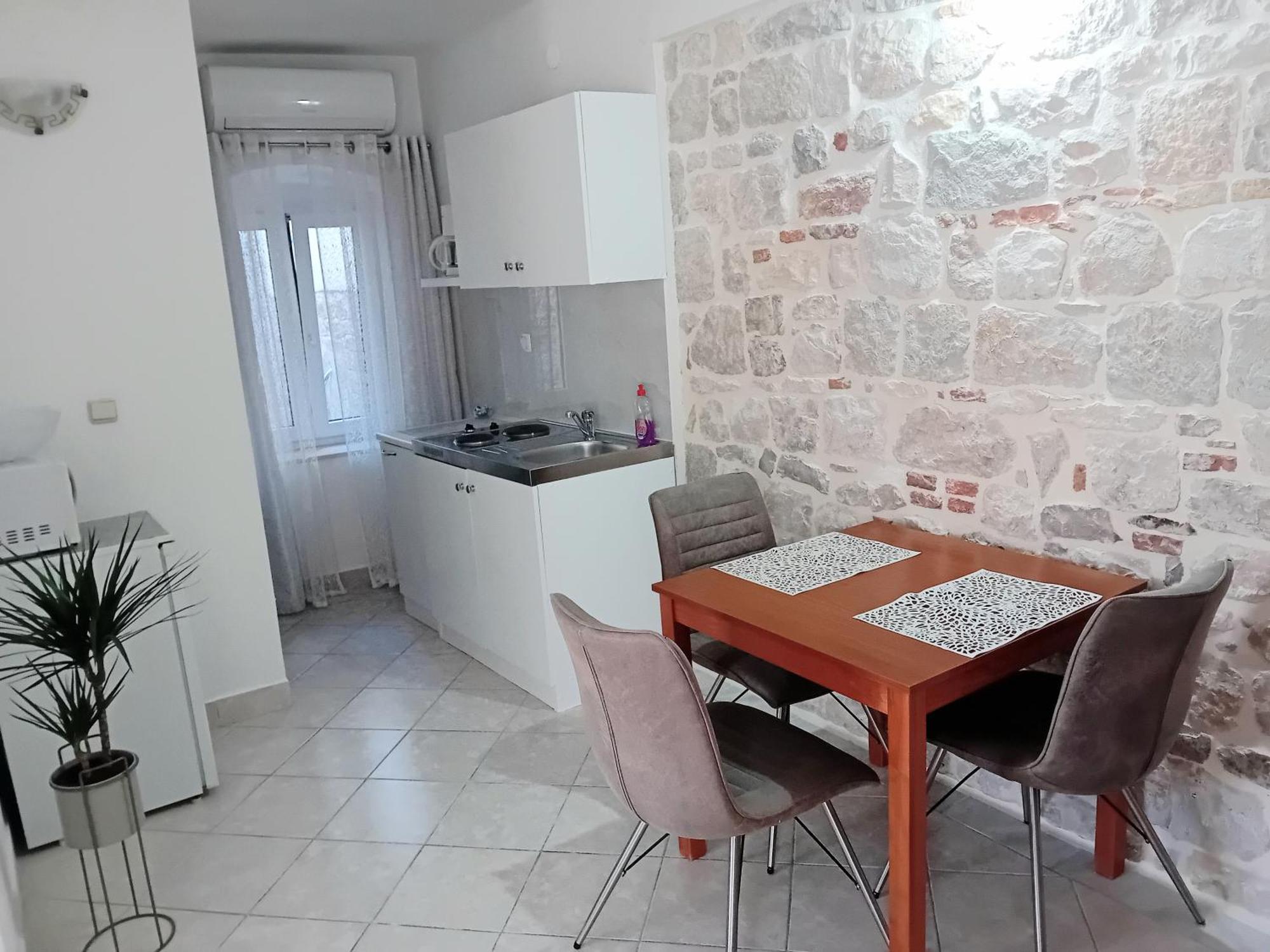 Apartment Andela Kastela
